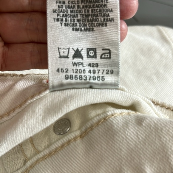 Levis Mid Rise Cropped Jeans Size 8 White Denim Non Distressed - Picture 5 of 10